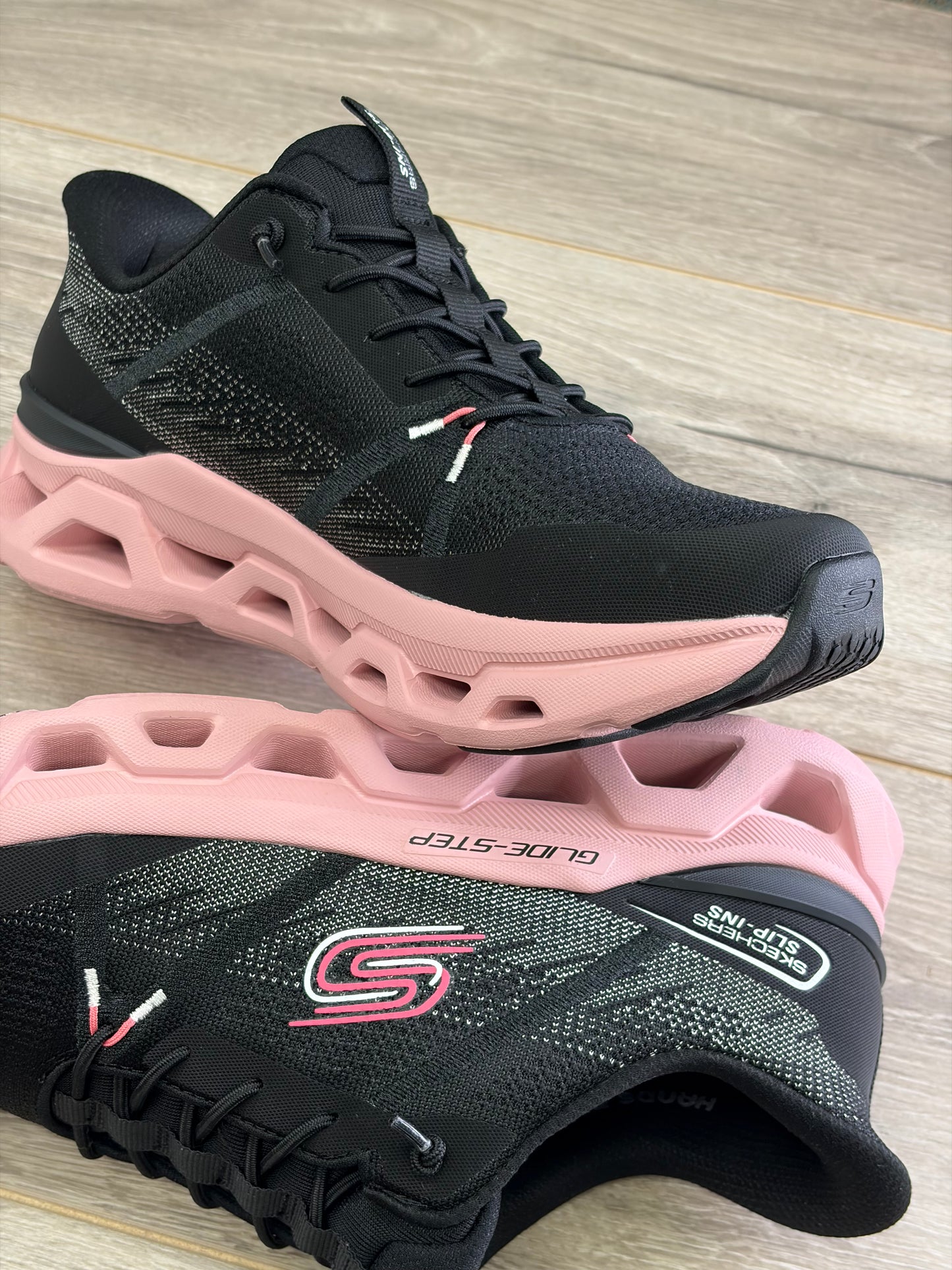 Skechers - Black/Pink Slip-In Trainer