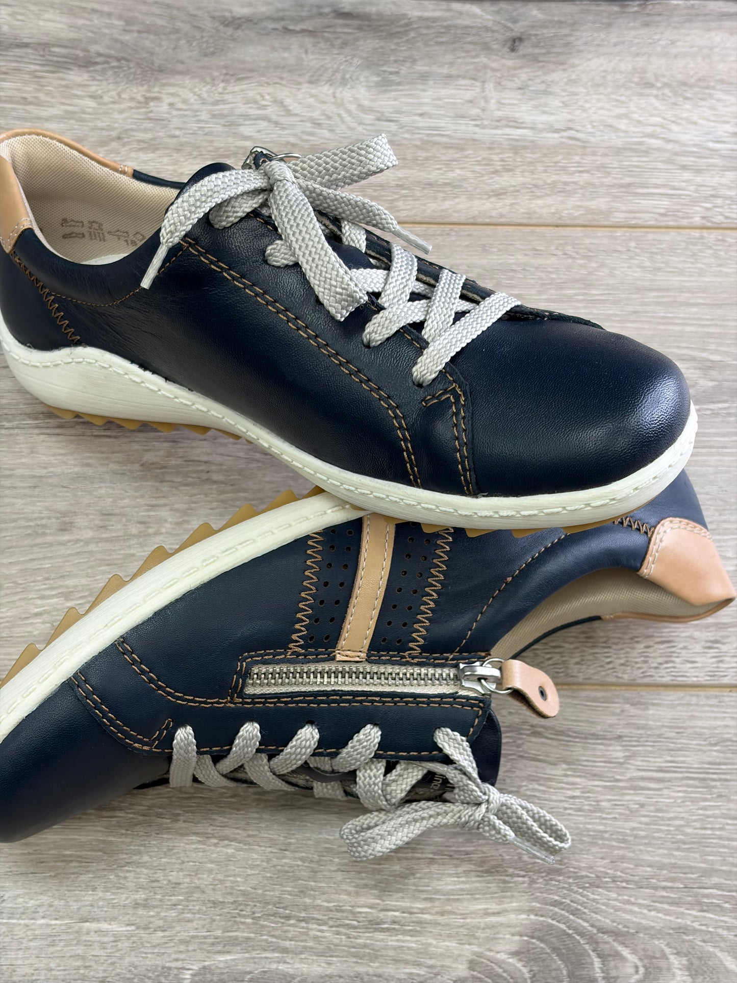 Remonte - Navy/Beige Lace Zip Trainer
