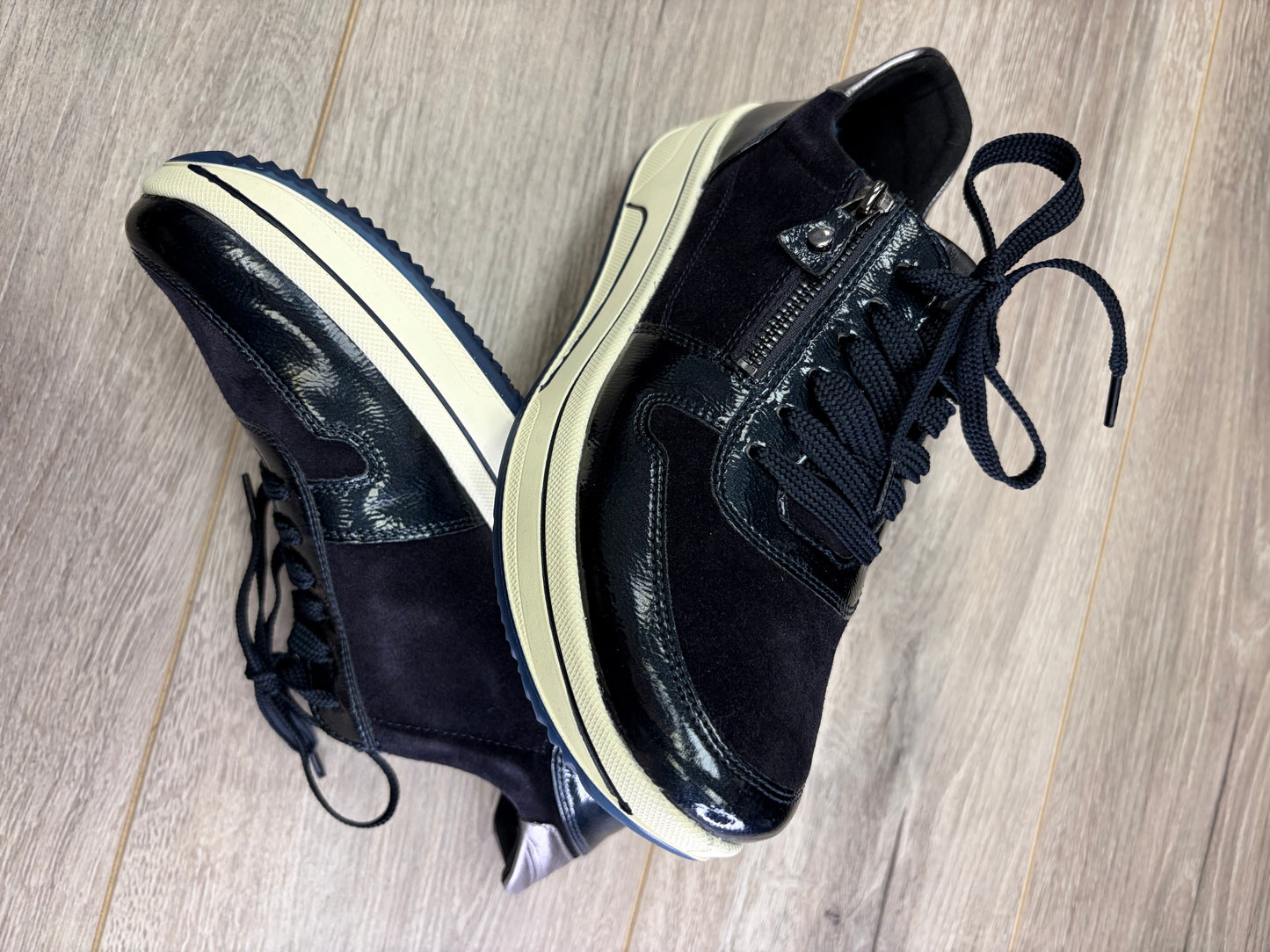 ARA - Navy Stylish Trainer