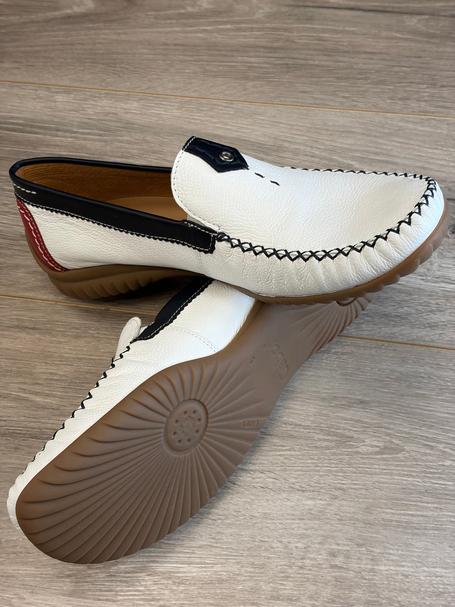 Ladies Shoe