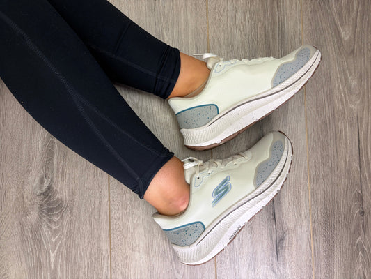 Skechers - Off White Waterproof Trainer