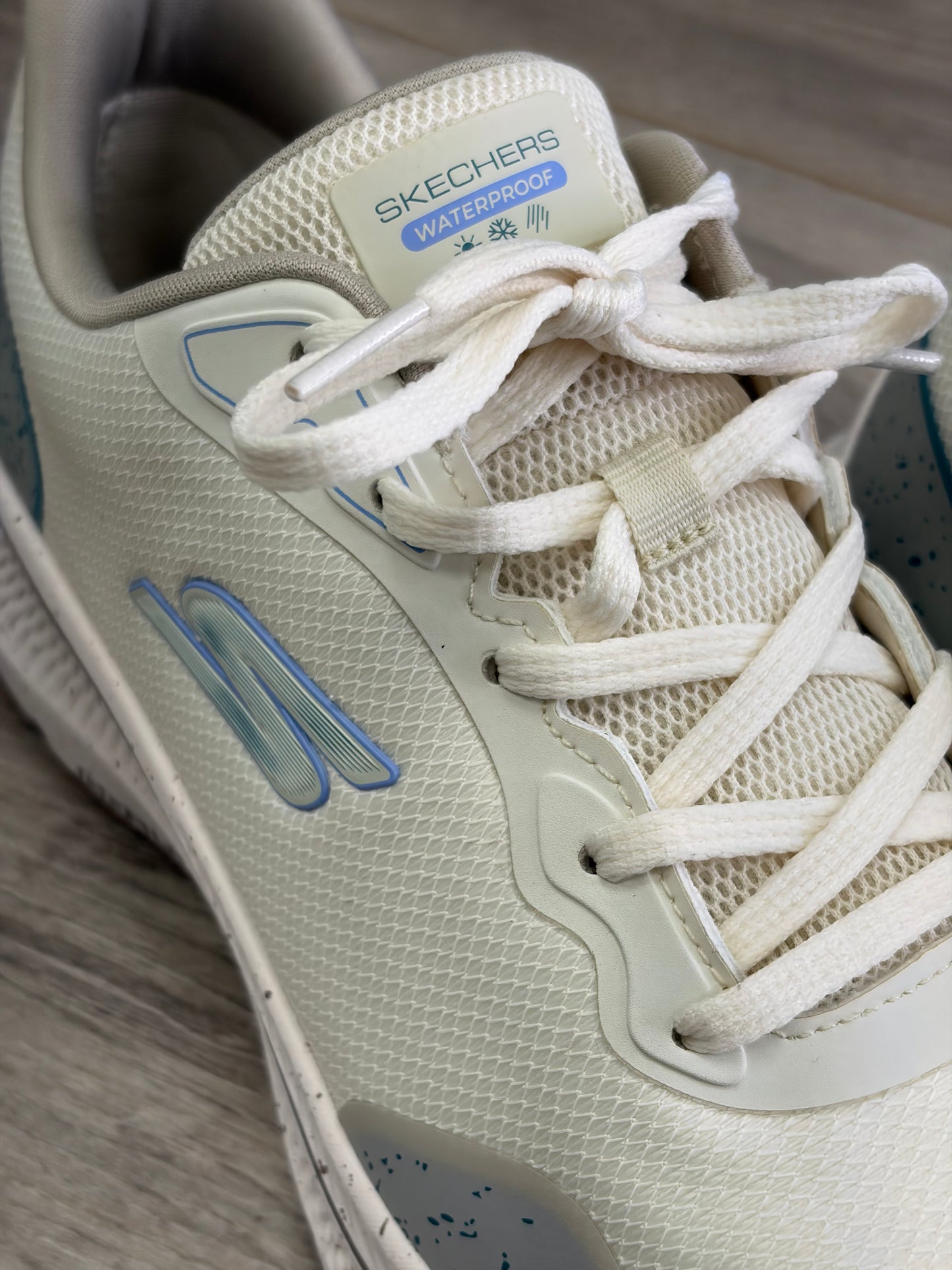 Skechers - Off White Waterproof Trainer