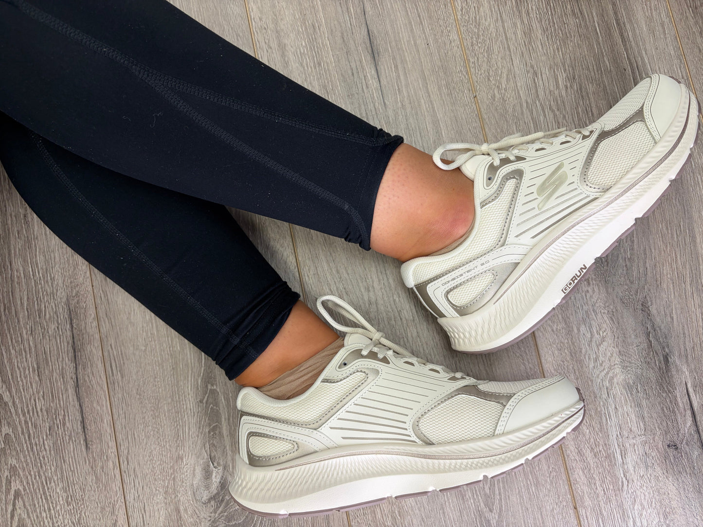 Skechers - GO RUN -  Beige Trainer