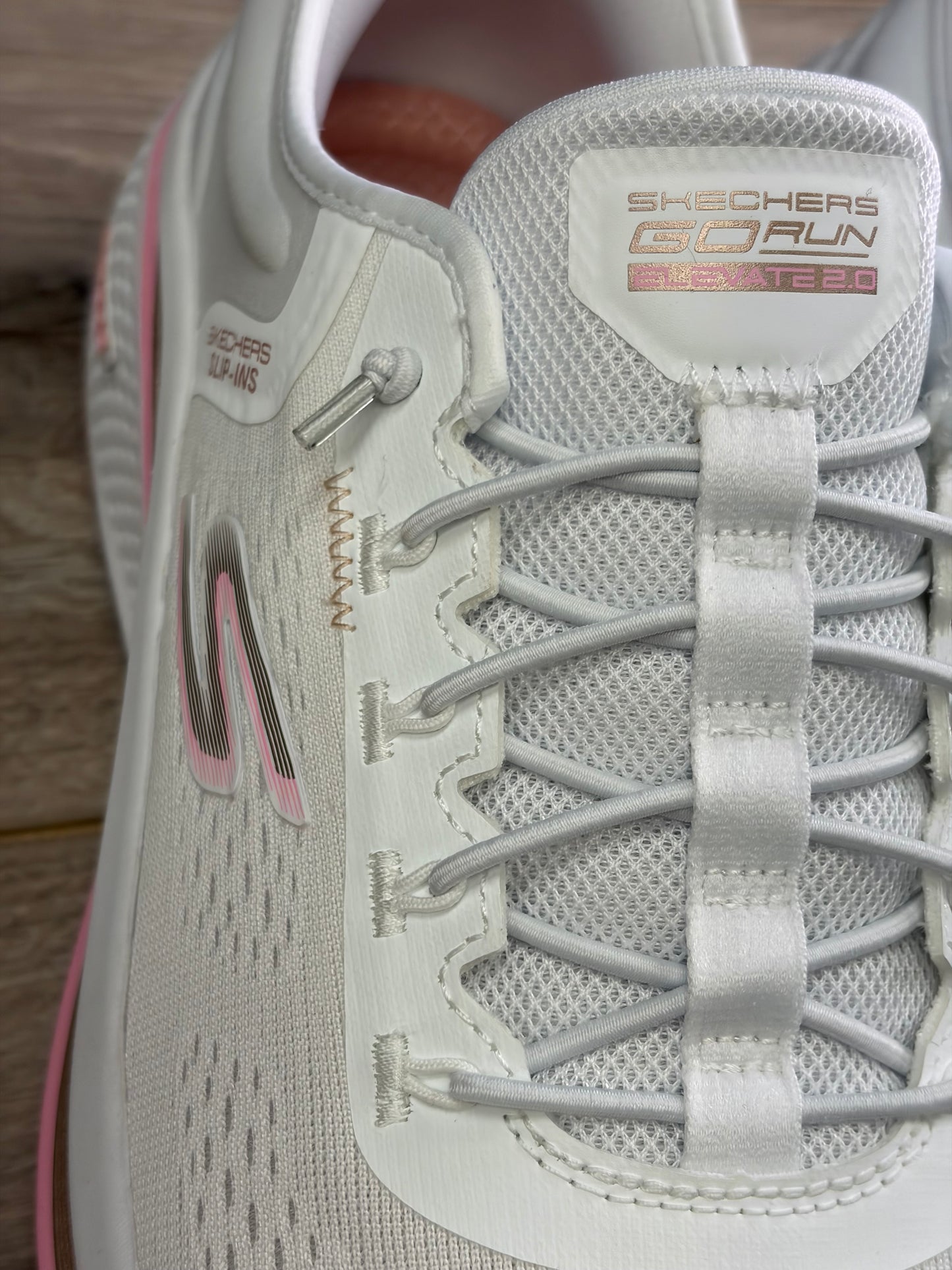 Skechers - White/Pink Slip-in Trainer