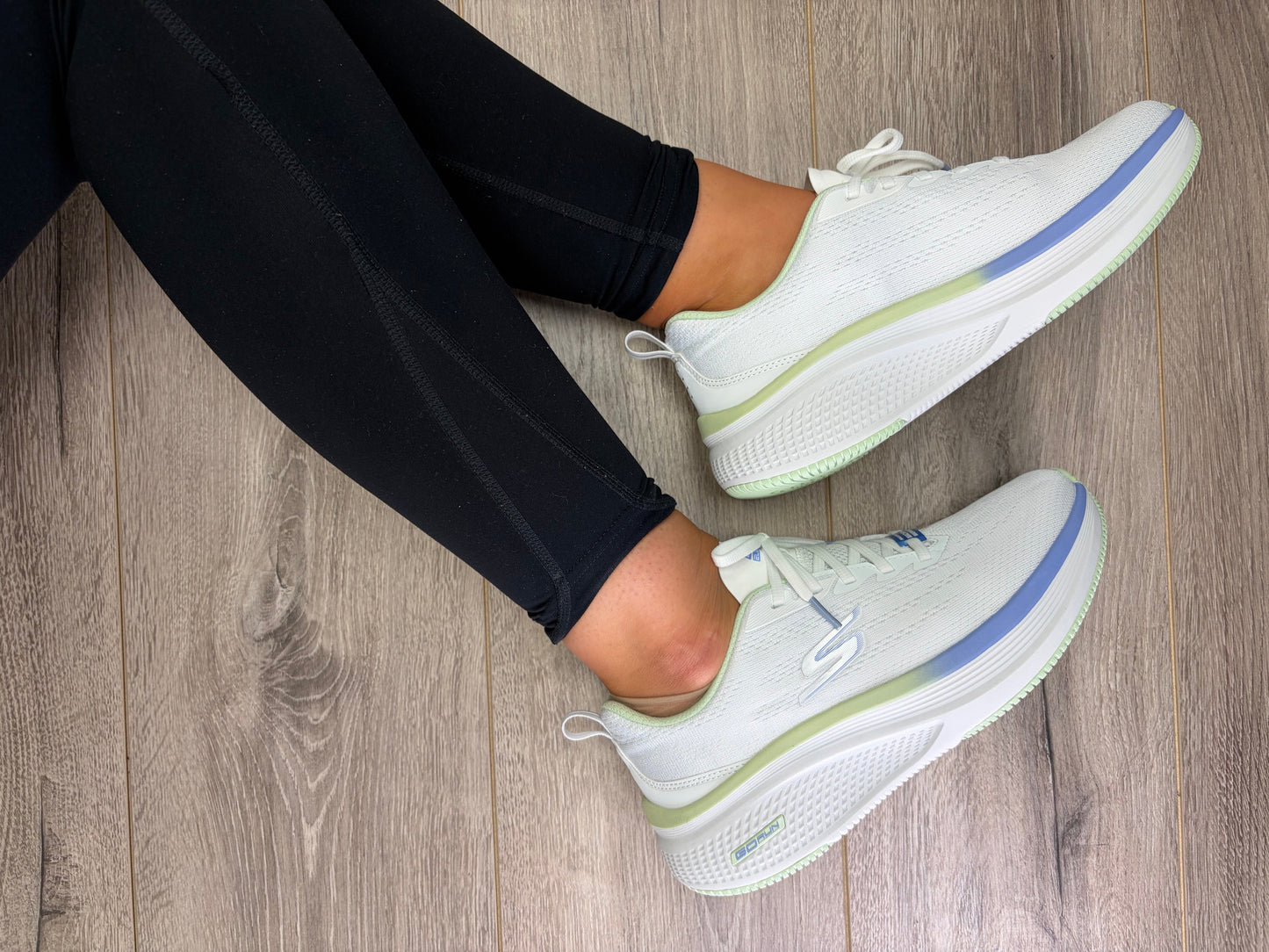 Skechers - GO RUN - White Mix Trainer