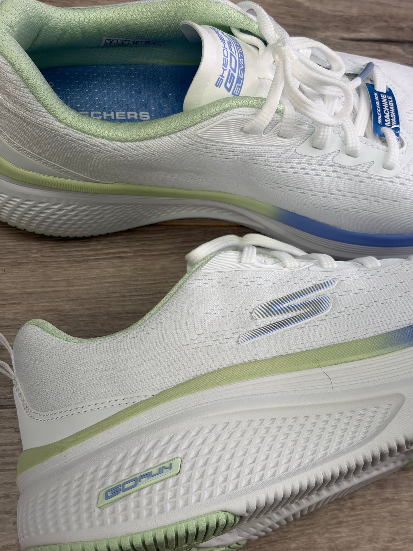 Skechers - GO RUN - White Mix Trainer