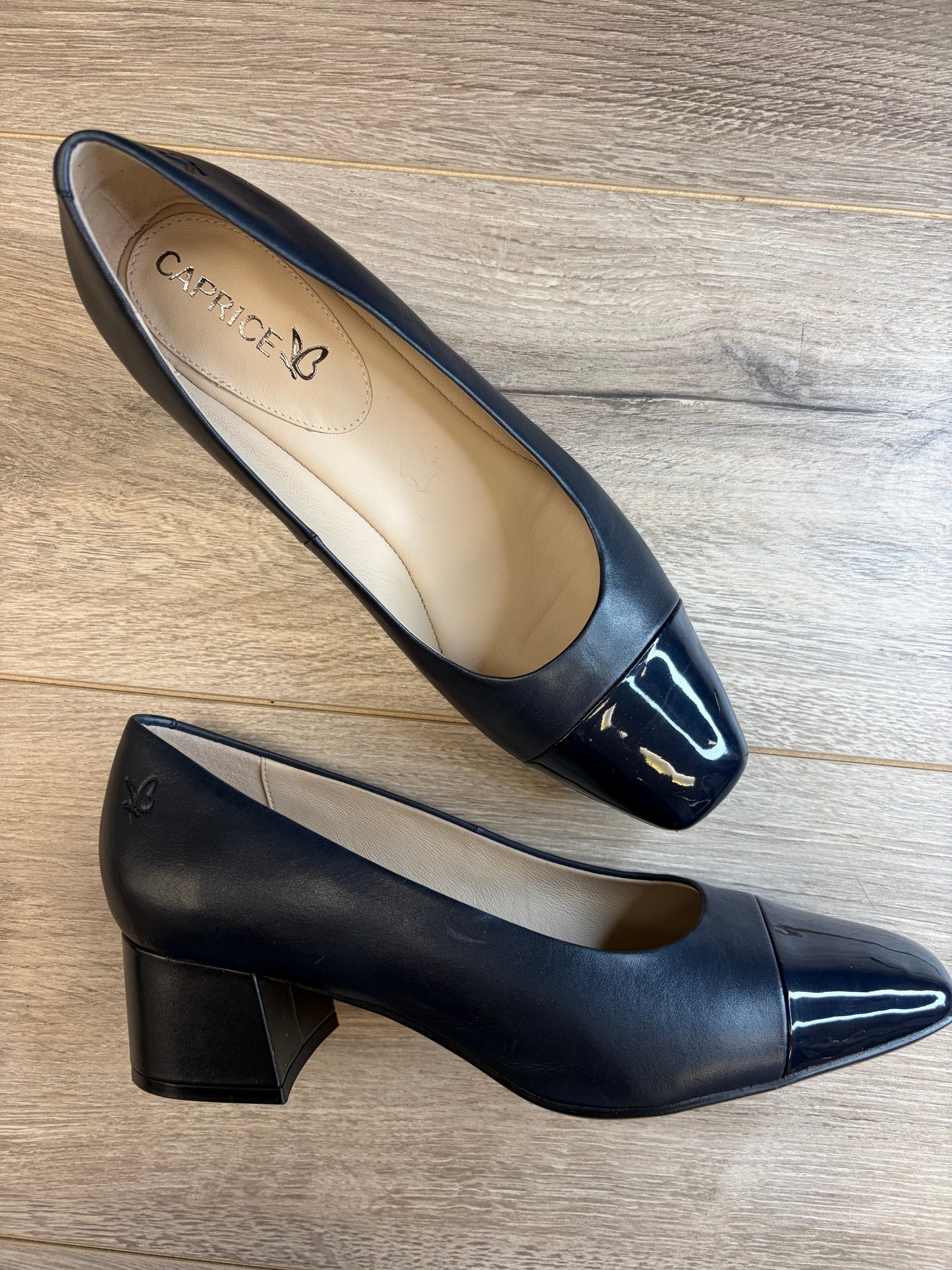 Caprice - Black Court Heel