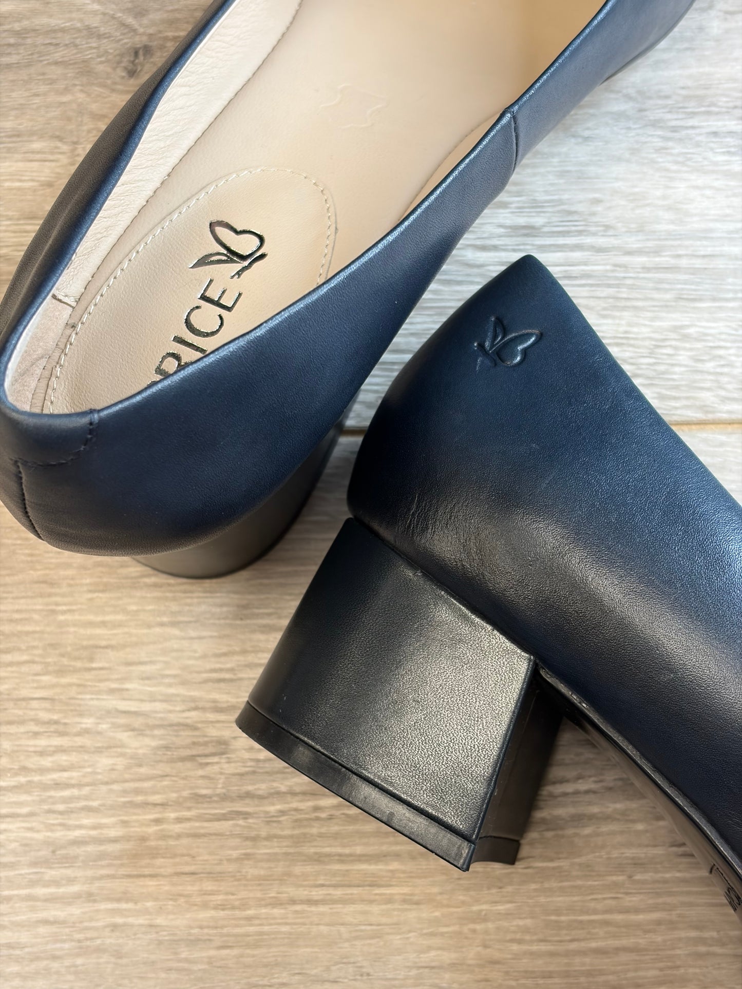 Caprice - Black Court Heel