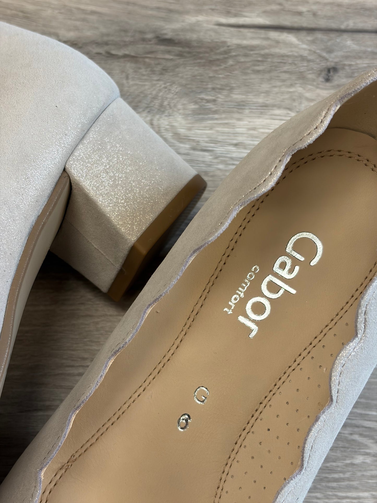 Gabor - Beige Court Heel