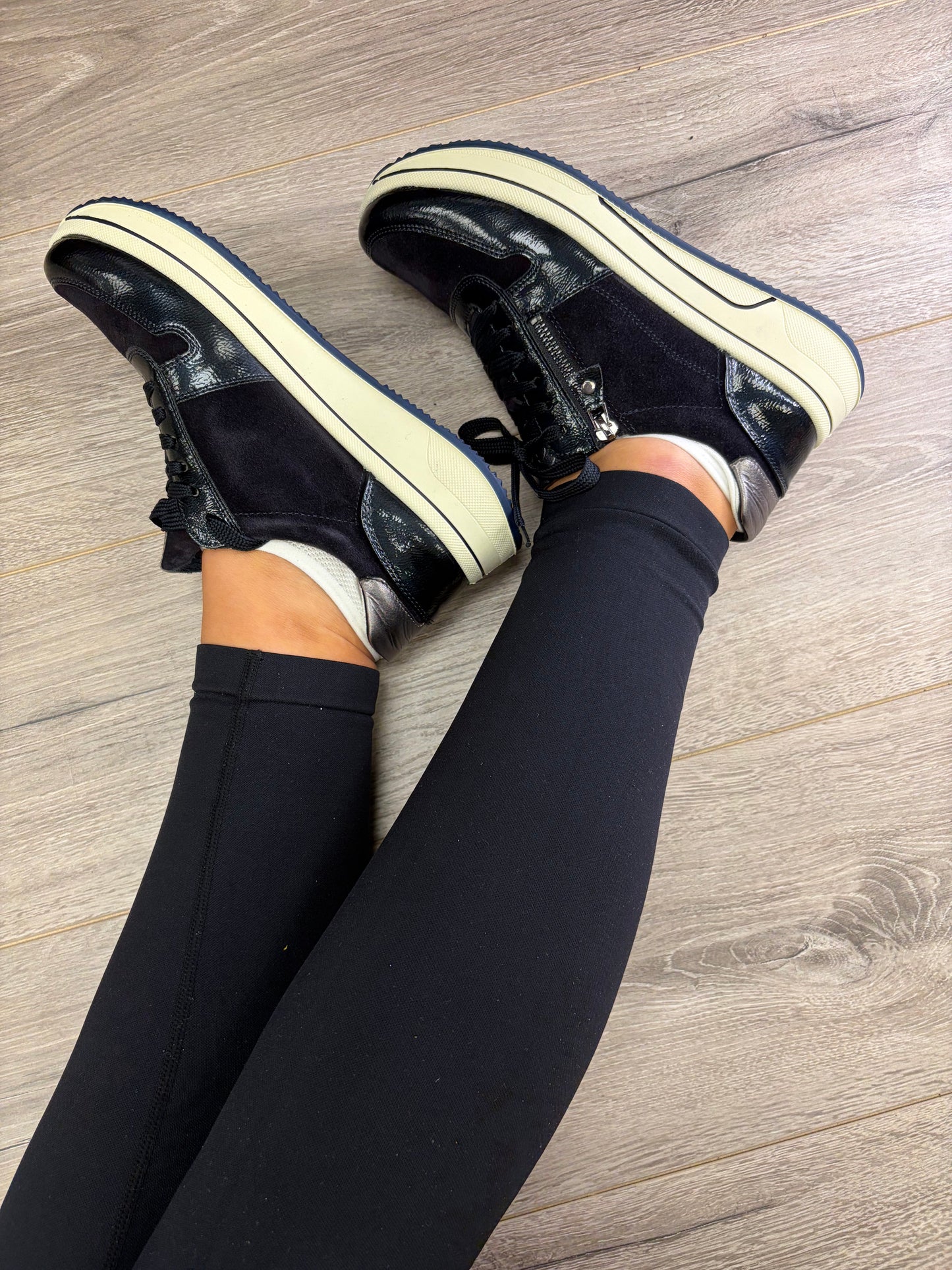 ARA - Navy Stylish Trainer