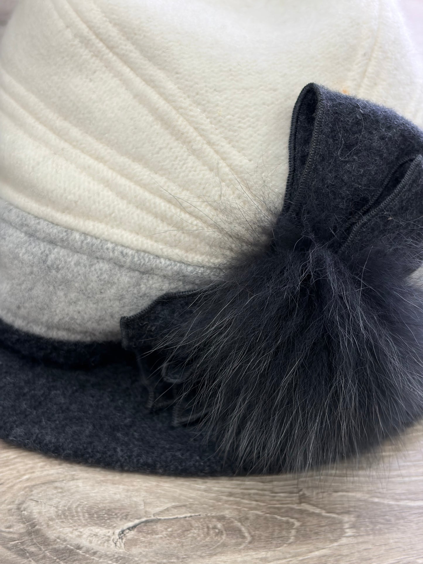 Willi - Cream/Black Hat