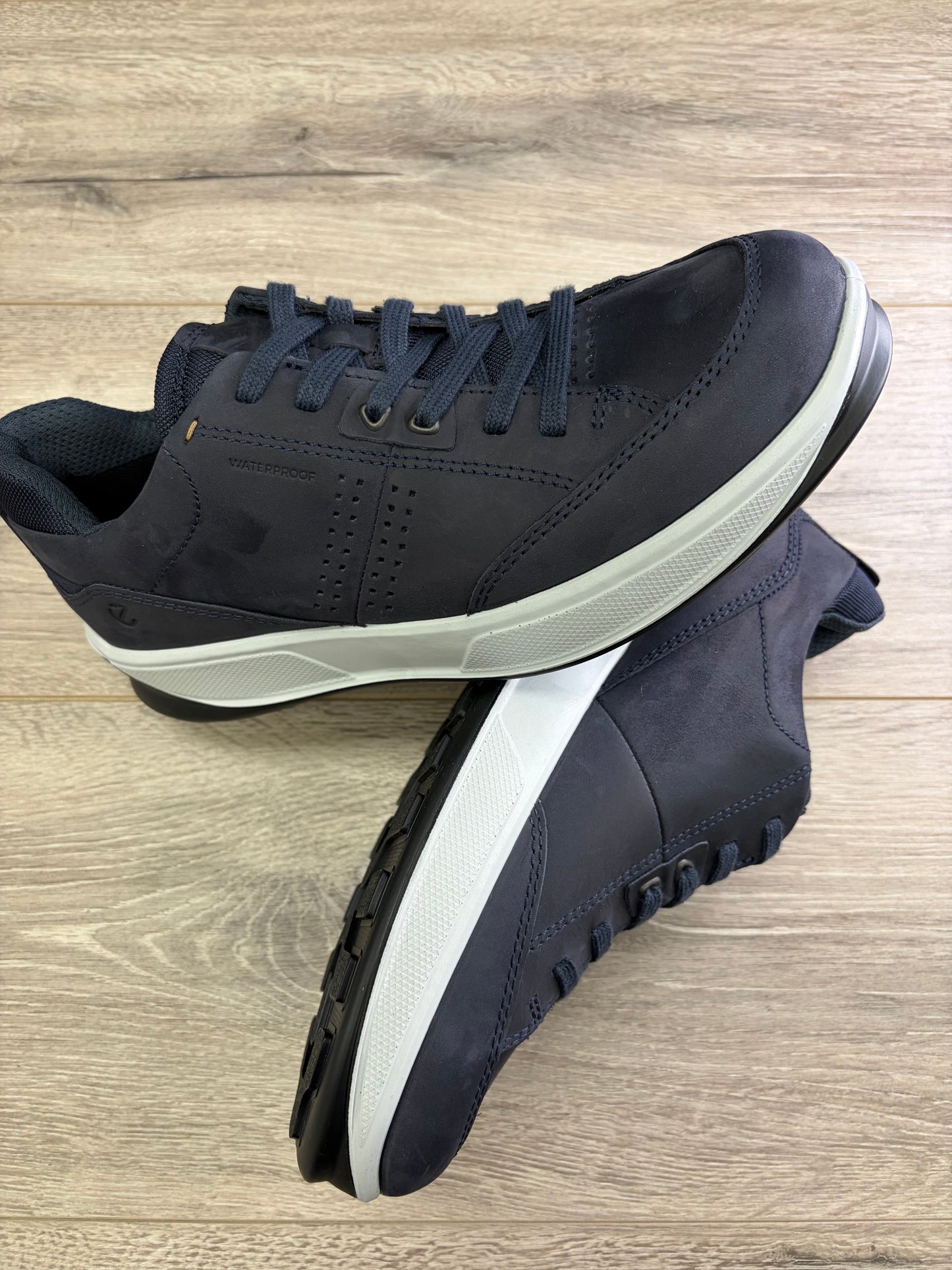 ECCO - Navy Nubuck Waterproof Trainer