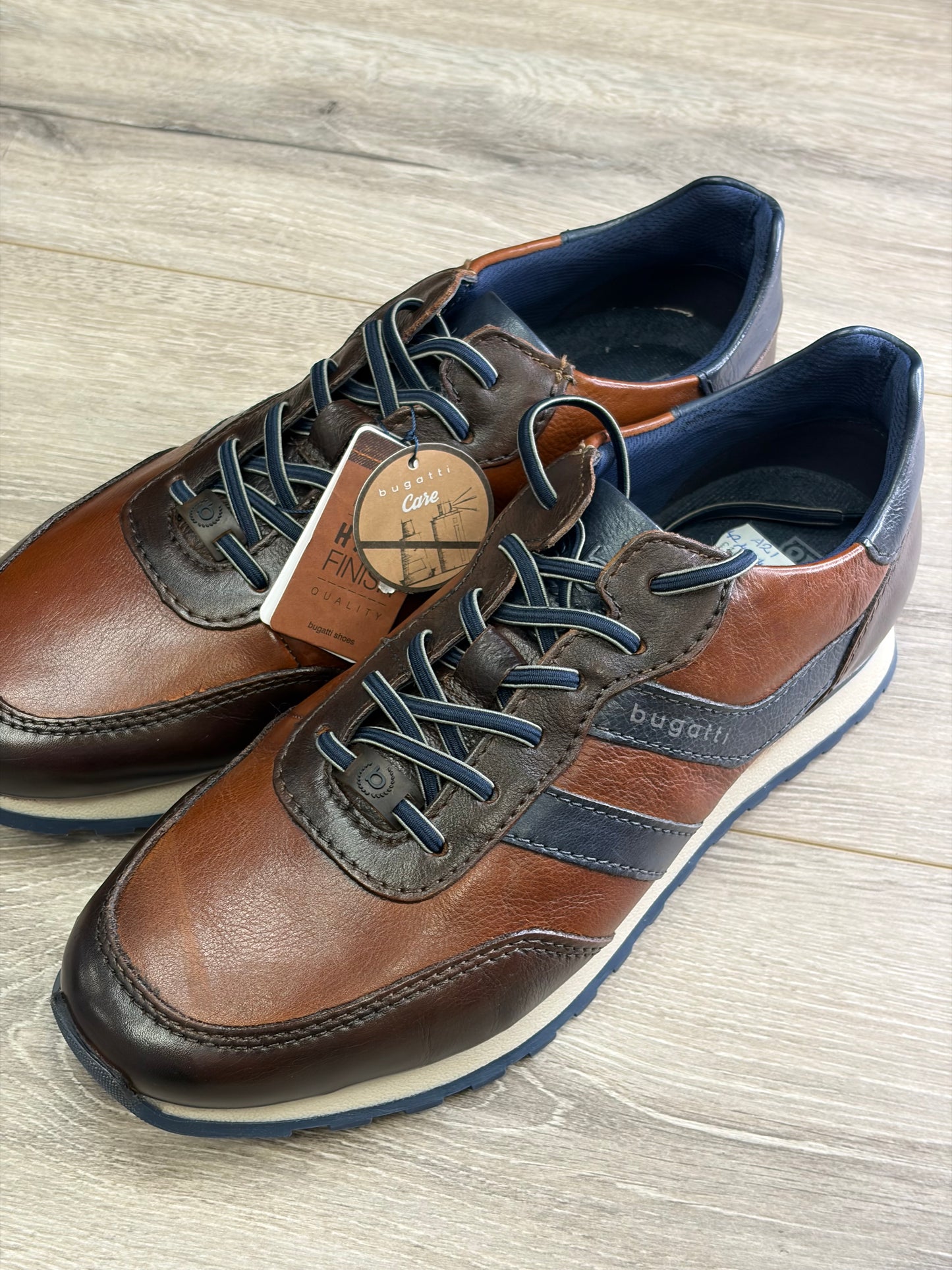 Bugatti - Navy/Brown Stylish Trainer