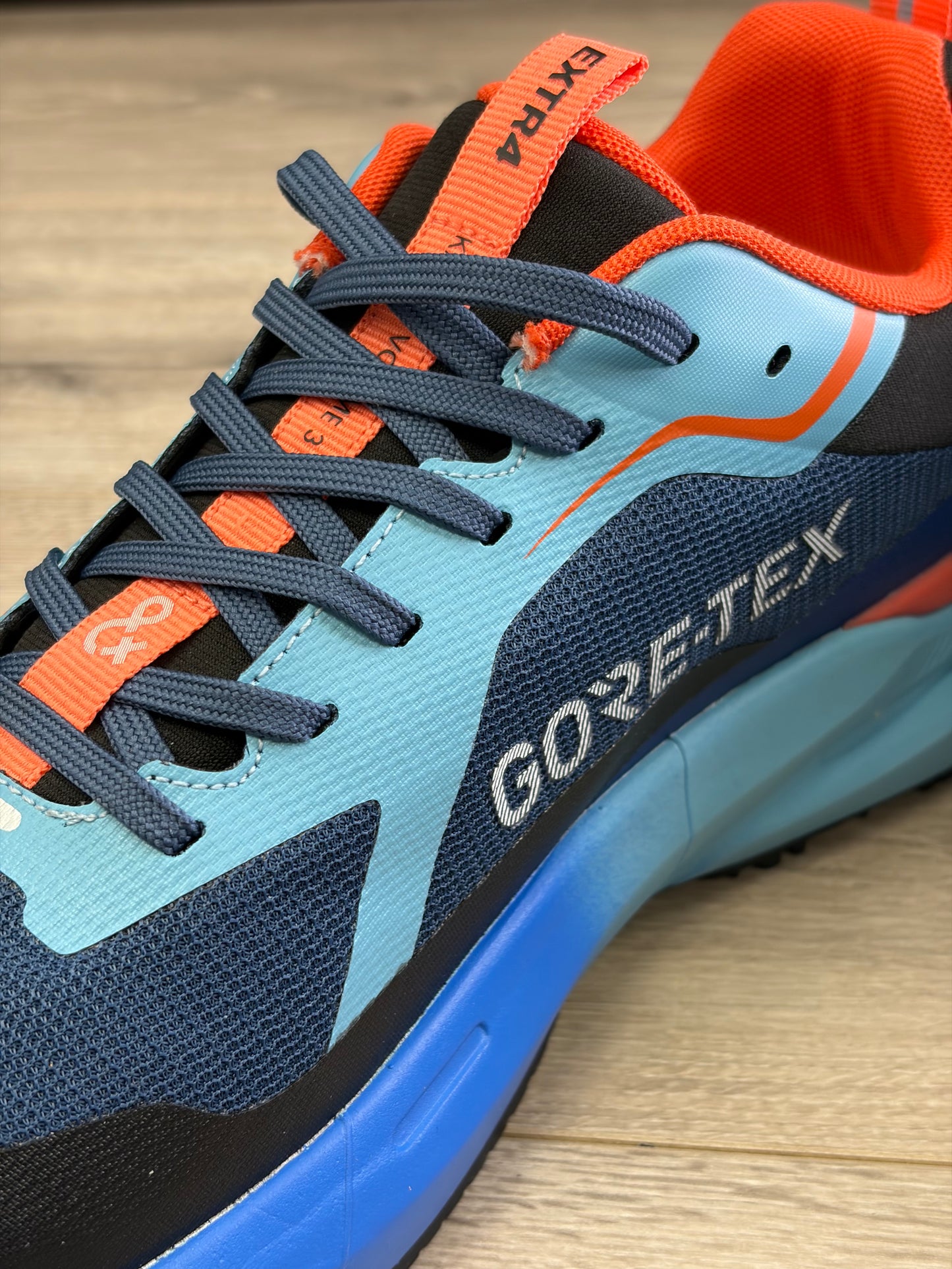 &Extr4 - Blue/Orange Trainer