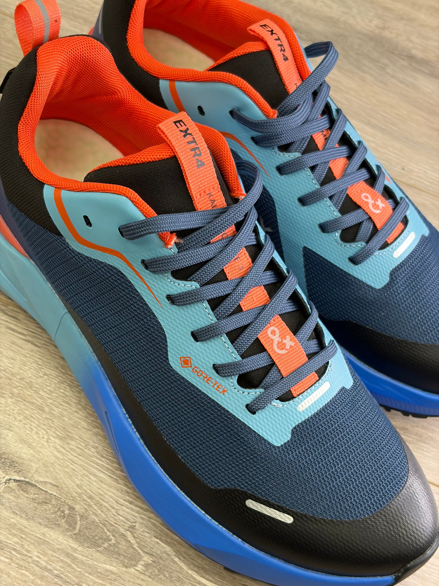 &Extr4 - Blue/Orange Trainer