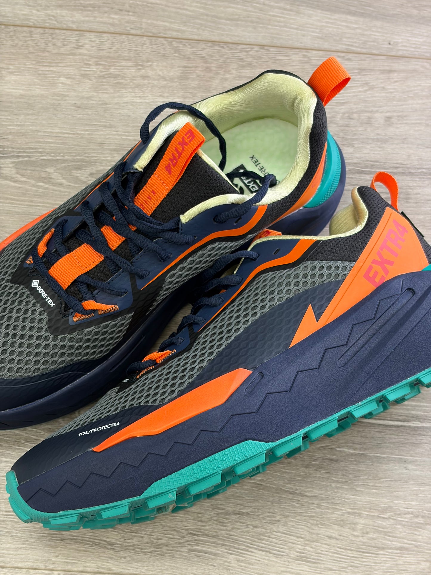 &Extr4 - Black/Orange Trainer