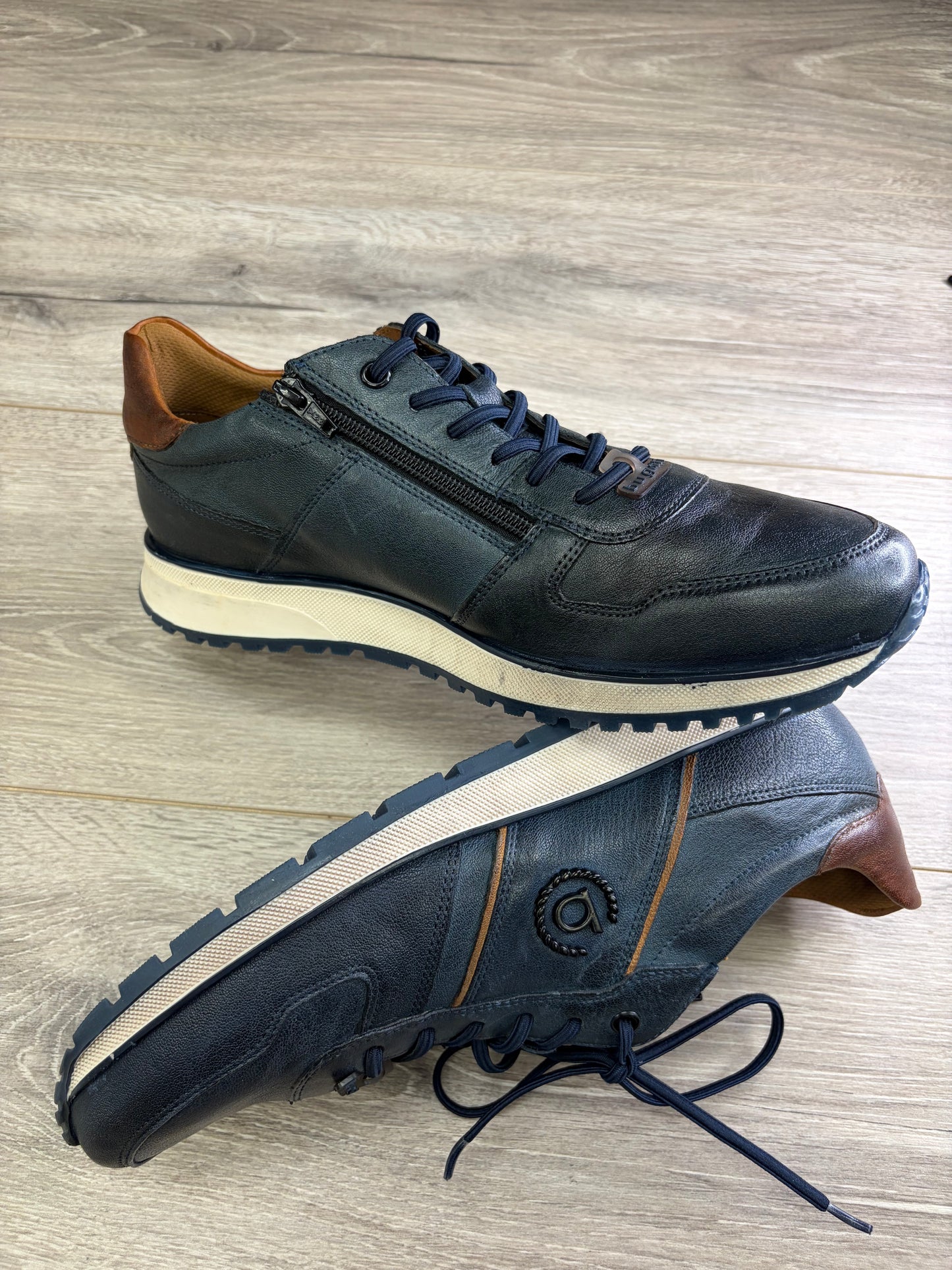 Bugatti - Navy Stylish Trainer