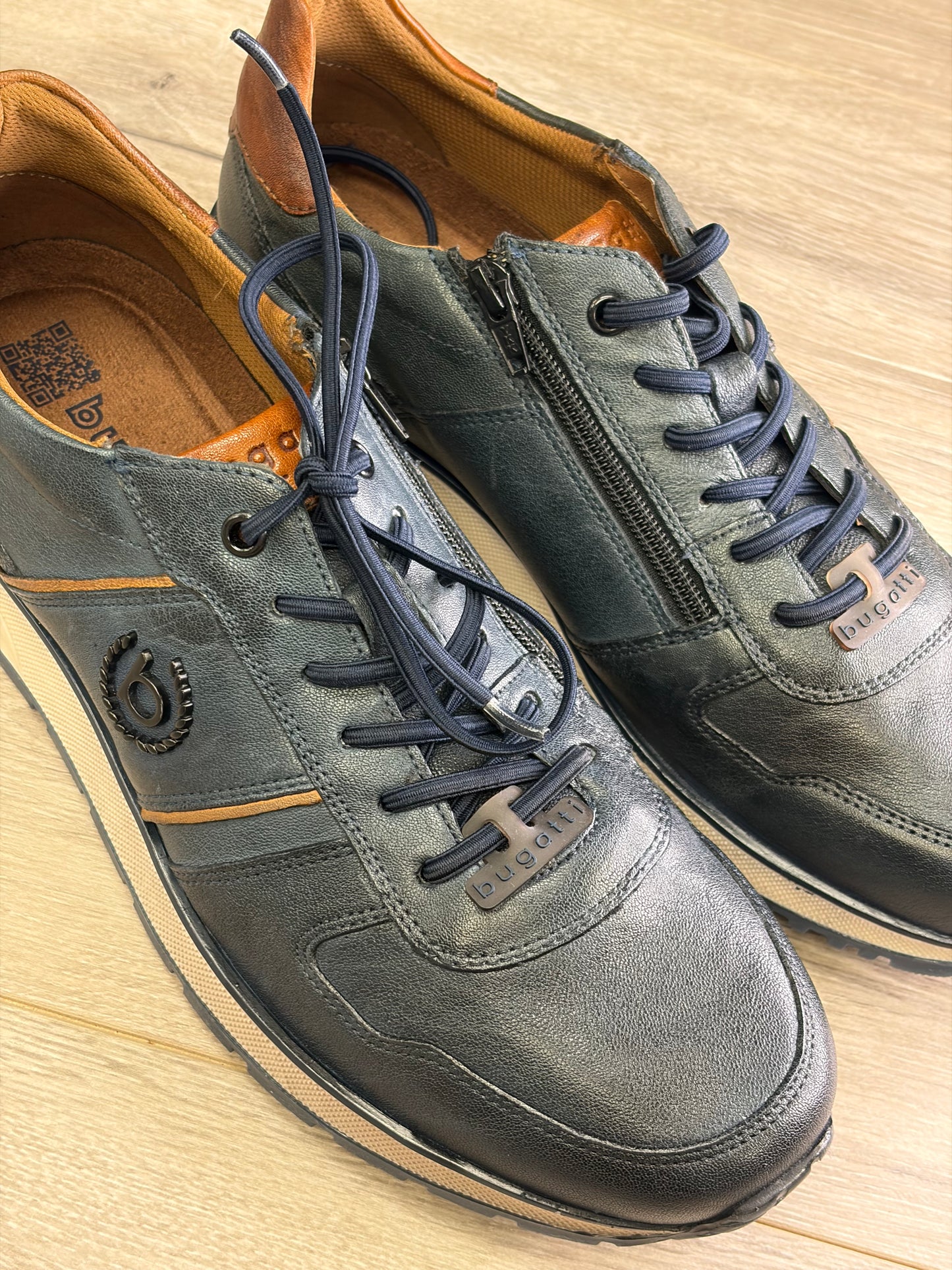 Bugatti - Navy Stylish Trainer