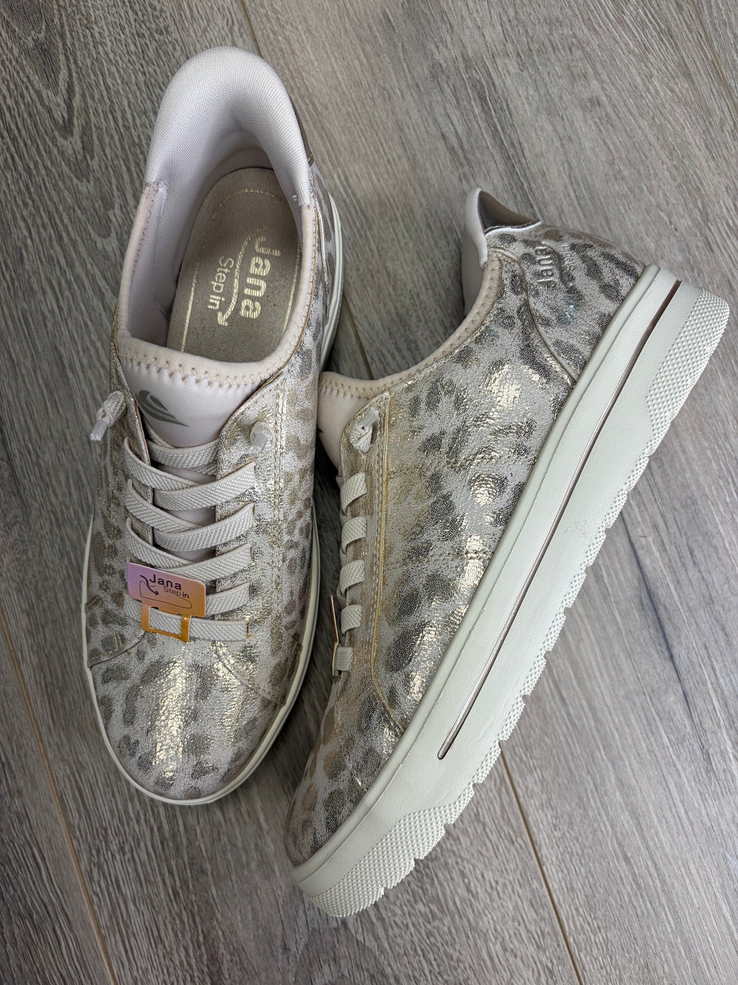 Jana - Rose Gold Leopard Trainer