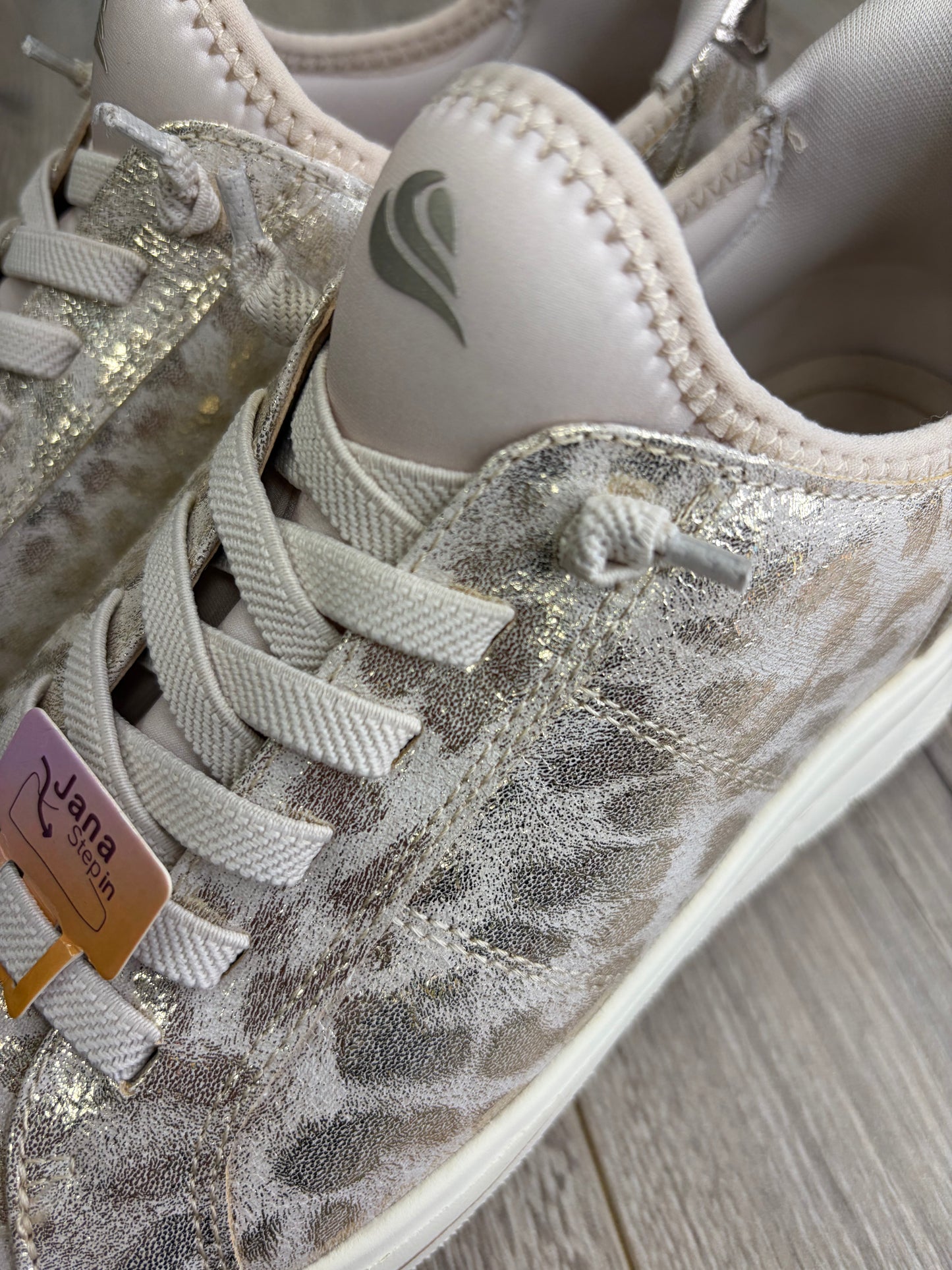 Jana - Rose Gold Leopard Trainer