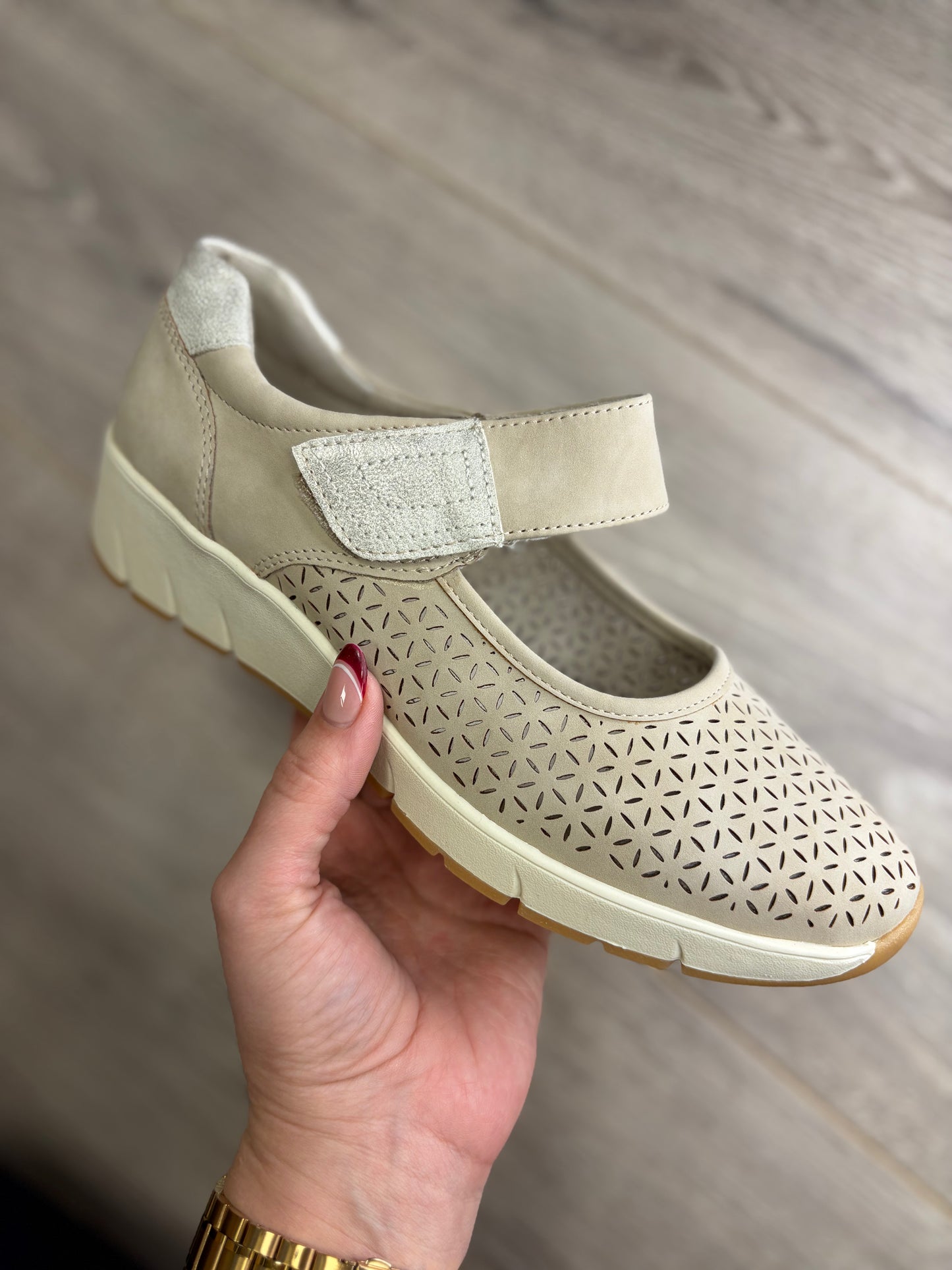 Jana - Beige Mary Jane Shoe