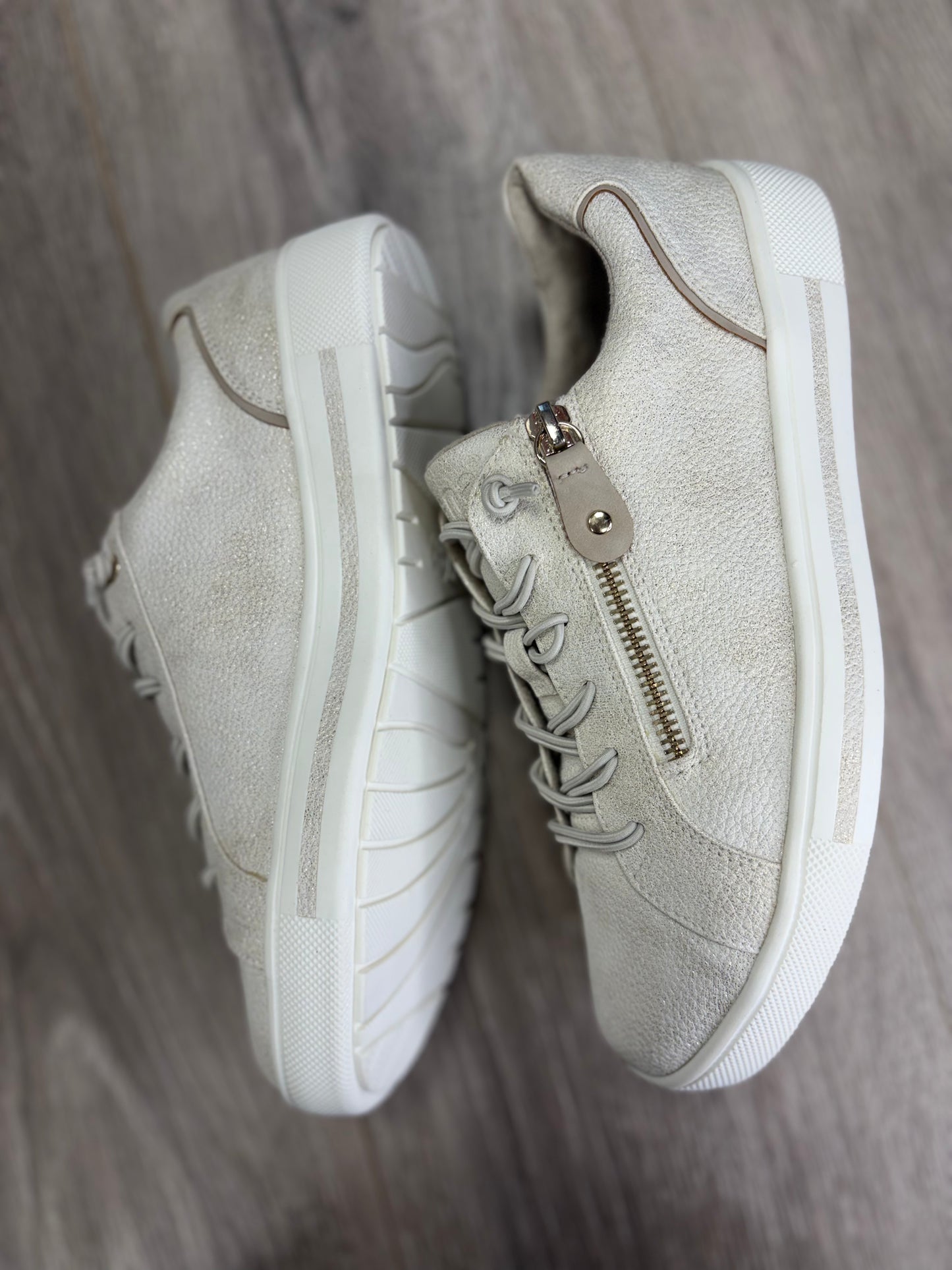Jana - White Elastic Lace Trainer