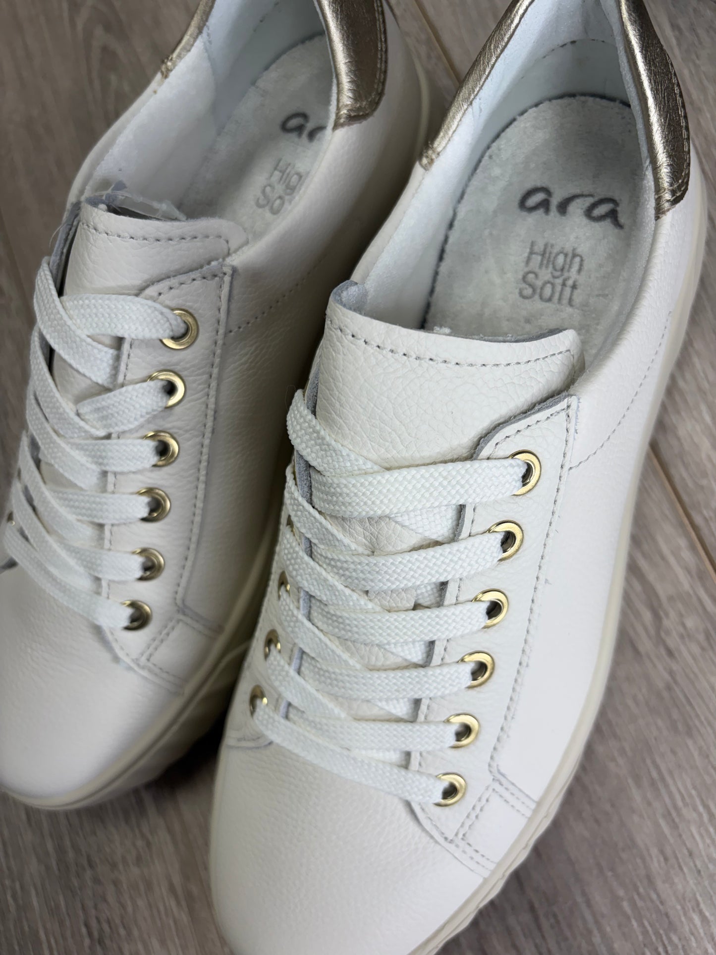 Ara - Cream Sneaker