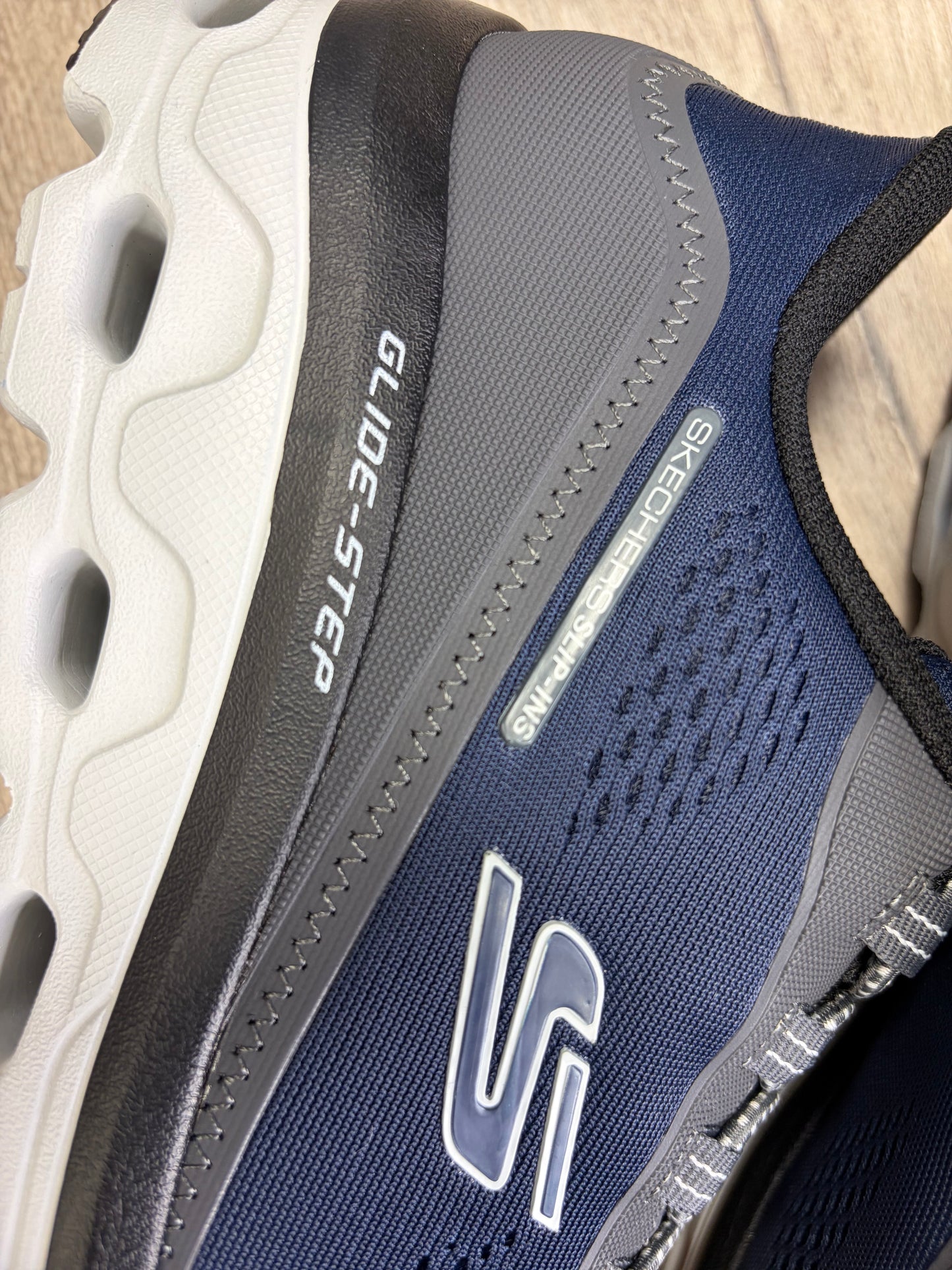 Skechers - Navy Slip Glide Step