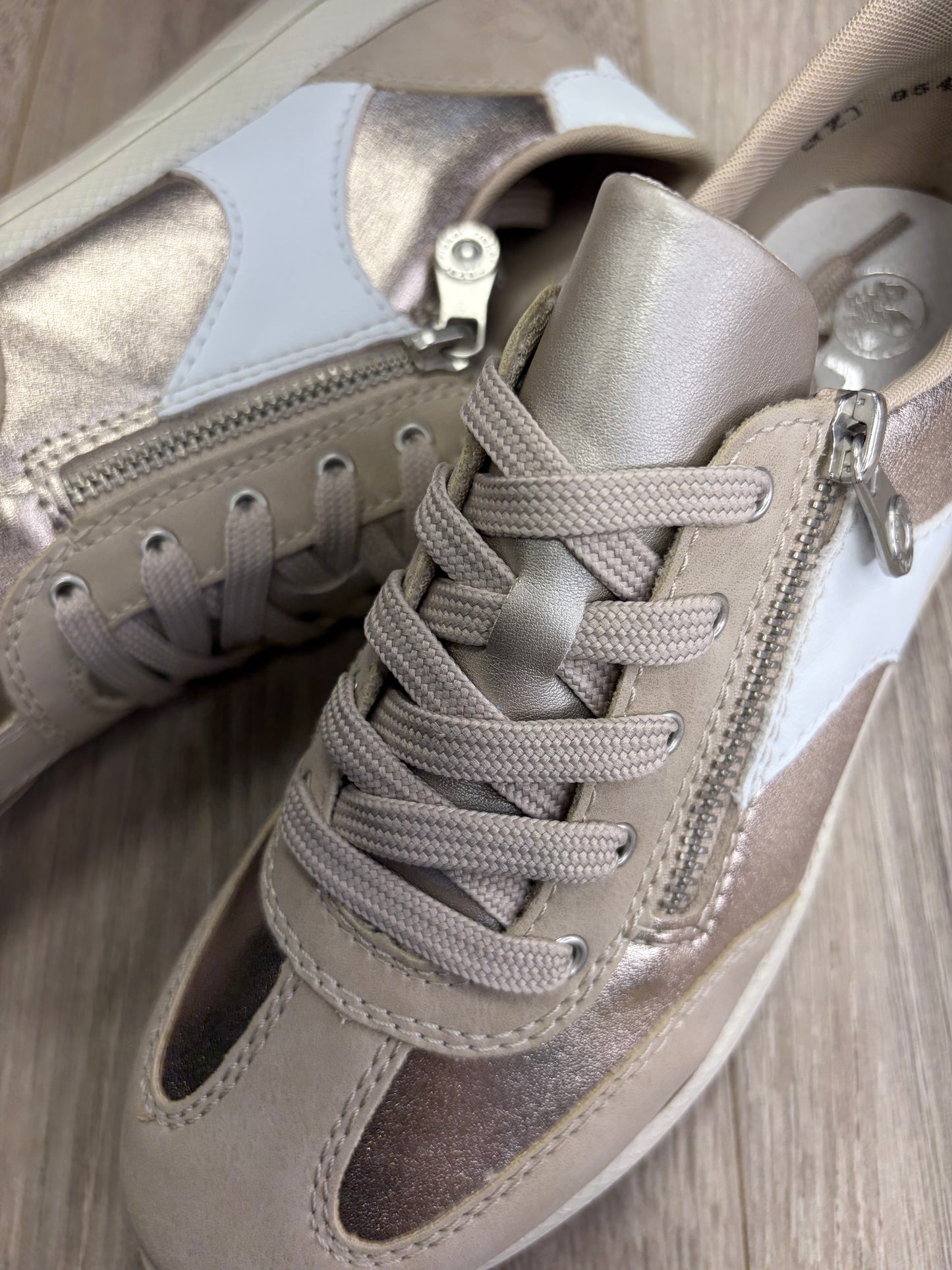 Rieker - Beige/Gold Sneaker