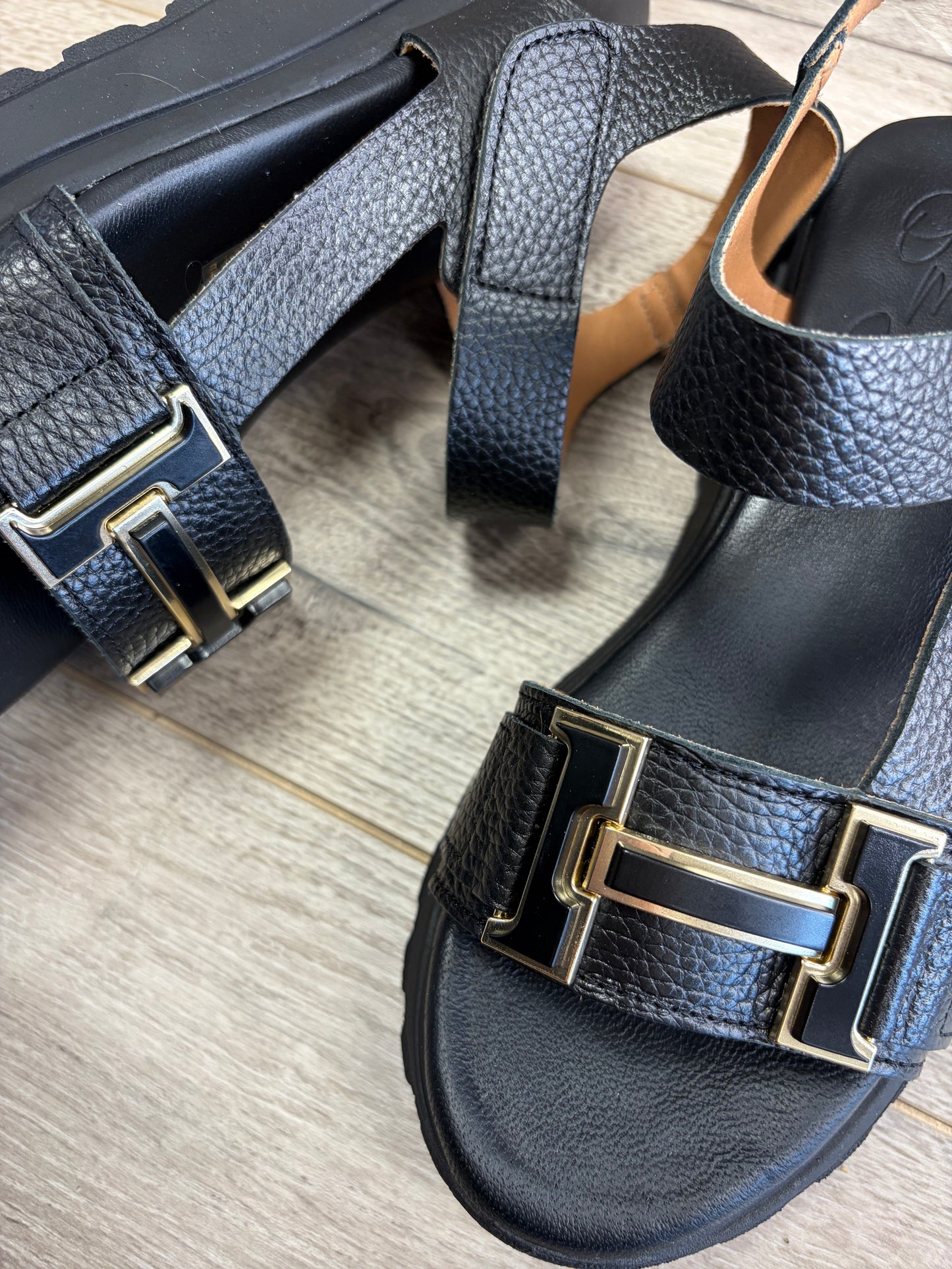 Oh My Sandals - Black Gold Detail Buckle