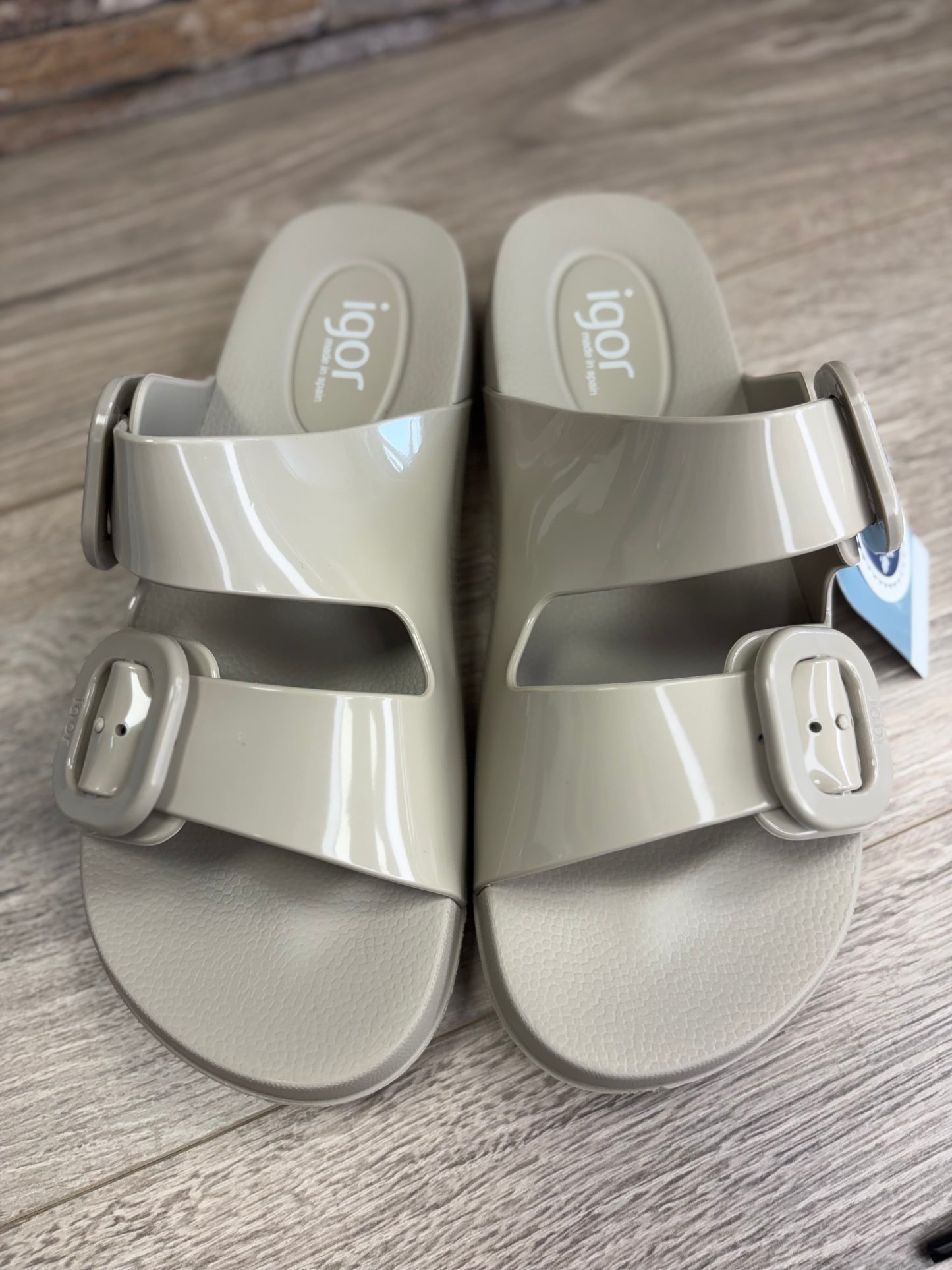 IGOR - Beige Slider