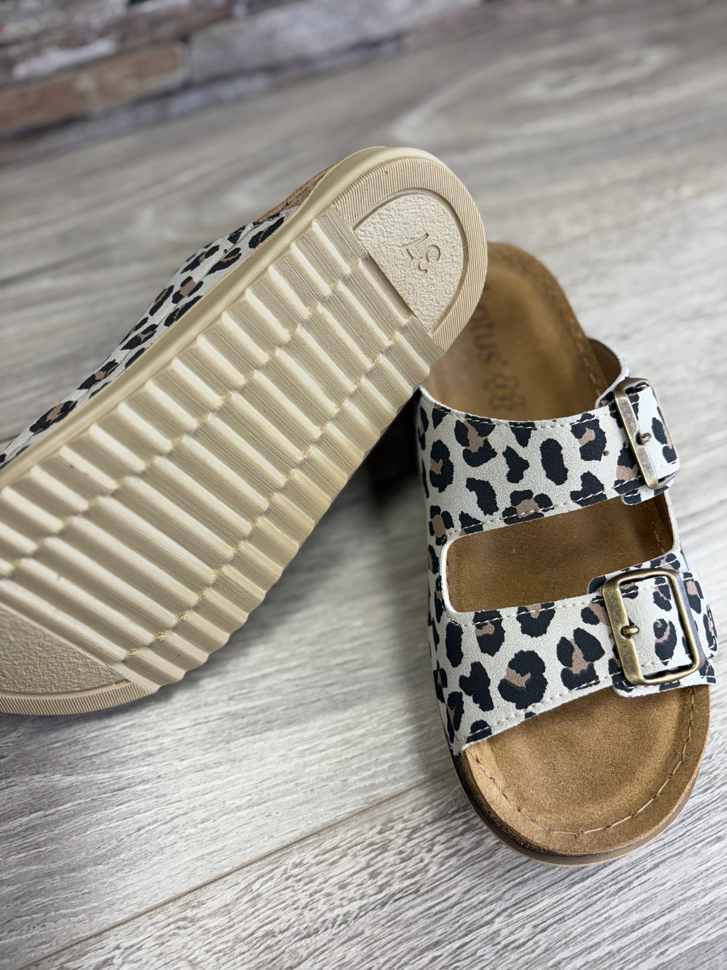 LOTUS - Leopard Slider